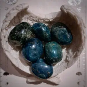 Apatite bleue roulée (haute qualité : AA)