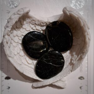 Galet : Tourmaline noire