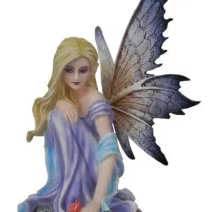 Fée sur rocher robe violette tenant une rose - 14,5x13cm