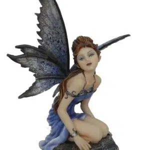 Fée bleue à genoux sur rocher - 9x16cm