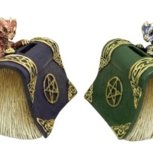 Tirelire : Dragon rouge/bleu sur livre bleu/vert - 11,5cm
