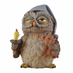 Hibou fatigué avec son doudou