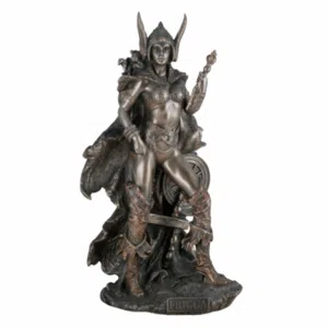 Statue : Frigga, déesse nordique de l'amour.