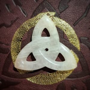 Triquetra : Quartz rose (Brésil) - 6cm