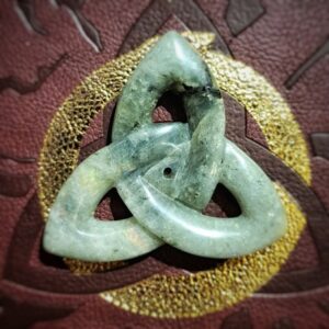 Triquetra : Labradorite (Madagascar)- 6cm