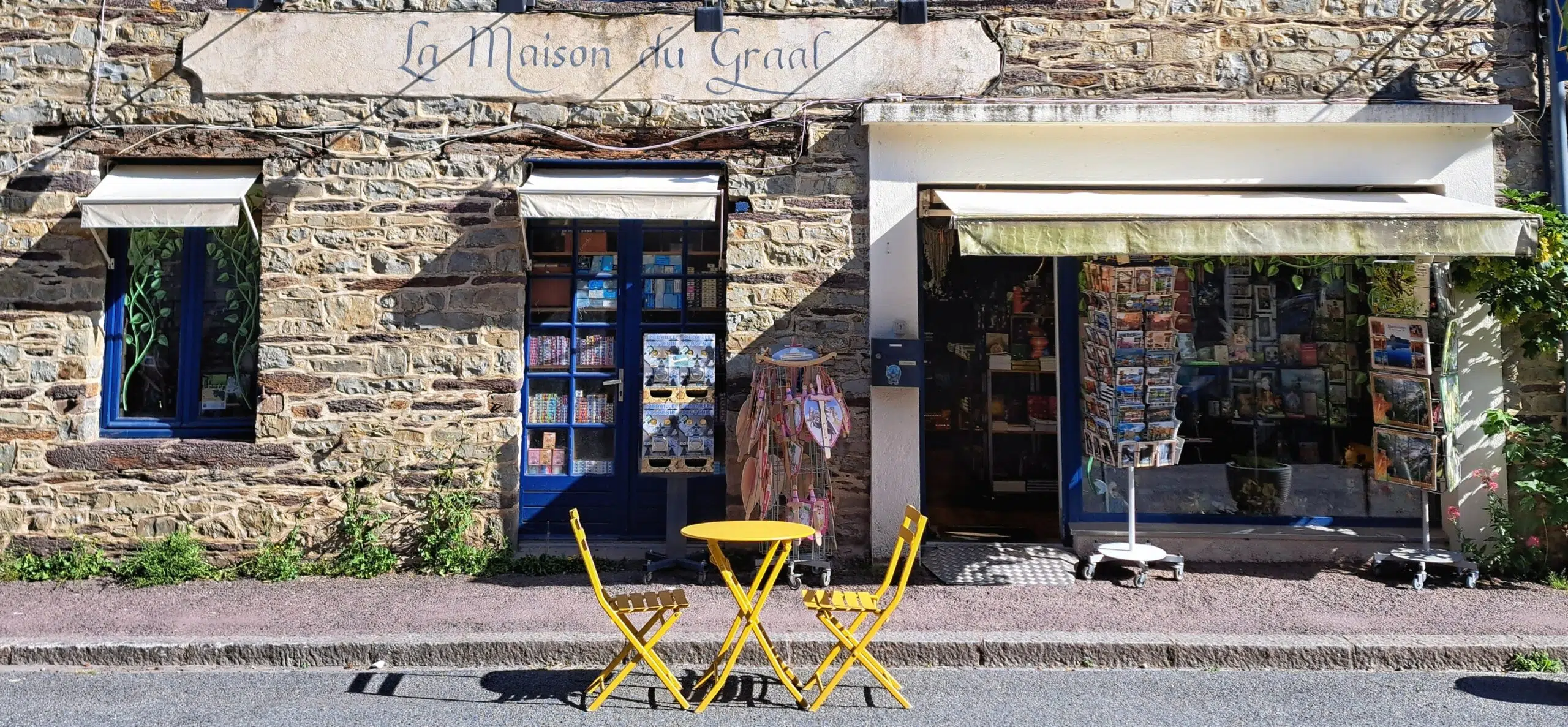 Façade de la boutique La Maison du Graal.