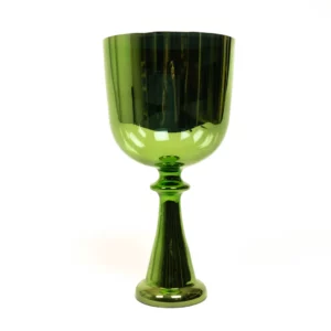 Graal en cristal chantant vert.