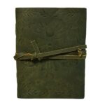 Grimoire en cuir élément terre vert.